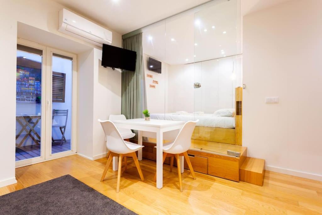 Cozy Apartment In The Center Of Porto Luaran gambar